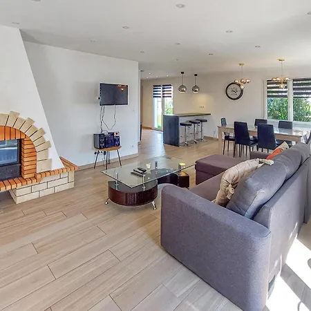 In Prázdninový dům *