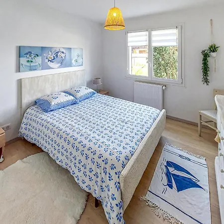 Holiday home Awesome In With Kitchen Notre-Dame-de-Monts